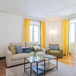By Rent Apartamento Como