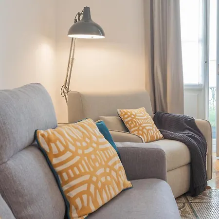 By Rent Como